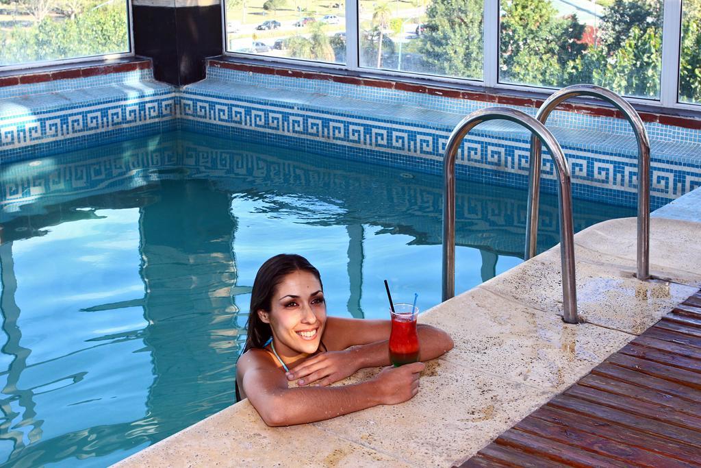 ホテル Ramada By Wyndham Buenos Aires Vicente López エクステリア 写真