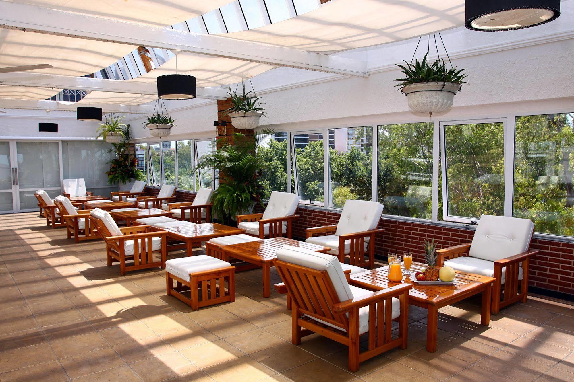 ホテル Ramada By Wyndham Buenos Aires Vicente López エクステリア 写真